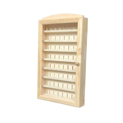 Afbeelding van Grote vitrine voor vingerhoedjescollectie. Afmetingen (breedte x diepte hoogte) 30 6,5 54 cm. Binnenafmetingen van de planken: breedte 28 cm, diepte: 3 hoogte: 4,5 cm