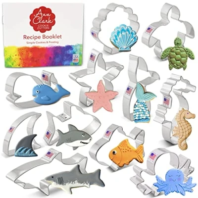 Afbeelding van Ann Clark Cookie Cutters 11 stuks uitsteekvormen onder de zee met receptenboekje (mogelijk niet beschikbaar in het Nederlands), haai, walvis, vis, zeemeerminstaart, zeeschildpad