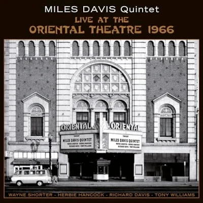 Afbeelding van Live at the Oriental Theatre 1966