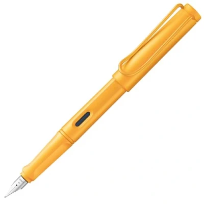 Afbeelding van Lamy Safari Moderne vulpen van robuust ASA kunststof met ergonomische greep en stalen veer, incl. inktpatroon T 10 blauw