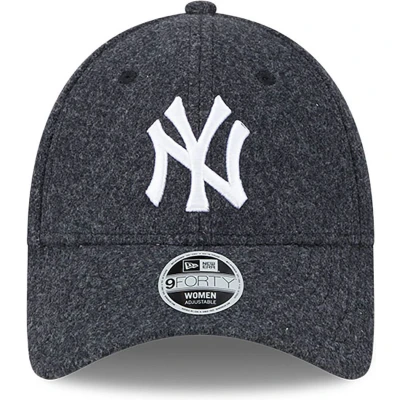 Afbeelding van New York Yankees Womens Fleece Black 9FORTY Adjustable Cap
