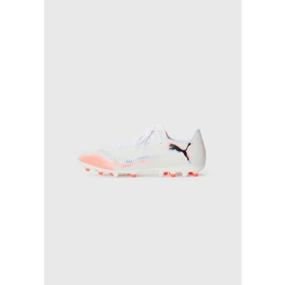 Afbeelding van Puma Future 8 PLAY Voetbalschoenen met kunststof noppen, Heren, Maat: 40.5, White/glowing red/blue Schoenen