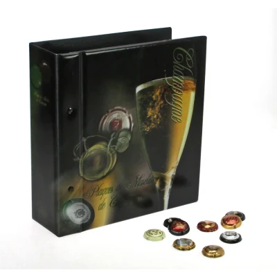 Afbeelding van Safe Safe, Compact, Album (4 rings) geschikt voor Champagnecapsules (90 st,) incl. 3 bladen Designprint afm: 230x250x80 mm. per st.