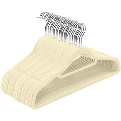 Afbeelding van Utopia Home Hoge kwaliteit fluwelen hangers Antislip, duurzaam met dasspeld Ruimtebesparende voor overhemden, jassen en jurken (Ivoor, Pak van 50)