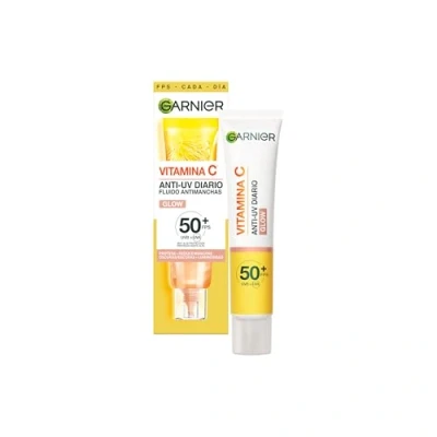 Image de Garnier SkinActive Fluide Anti Taches et UV Quotidien Glow SPF 50+ Protège, Réduit les Booste l&#039;Éclat Soin Visage Enrichi en Vitamine C Tous Types de Peau 40 ml
