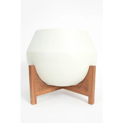 Afbeelding van Witte plantenpot met houten standaard