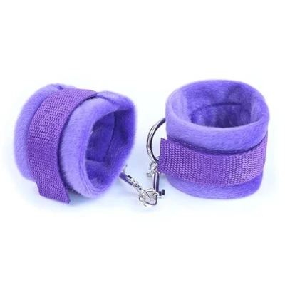 Afbeelding van INTOYOU BDSM LINE Handcuffs With Velcro Long Fur Purple
