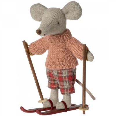 Afbeelding van Maileg knuffelmuis grote zus op ski&#039;s 13 cm