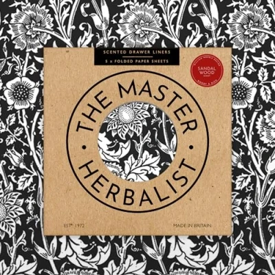 Afbeelding van The Master Herbalist Sandelhout geurende ladebekleding in zwart William Morris design Set van 5 vellen (gevouwen) Bevat etherische sandelhoutolie Gemaakt