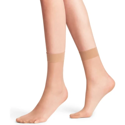 Afbeelding van FALKE Seidenglatt licht glanzend ultra transparant 15 Denier pantysokken dames beige Maat 39 42