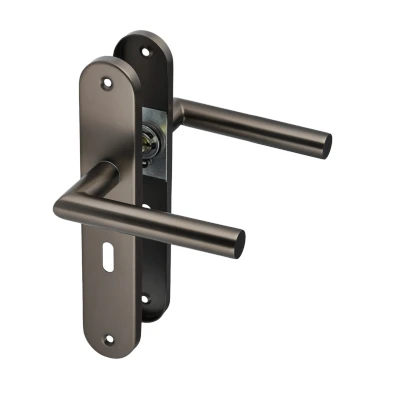 Afbeelding van Deurklink met Sleutelgat PC 56mm Gun Metal Rond Schild Torino