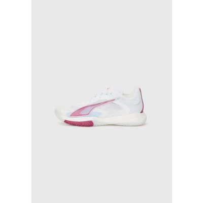 Afbeelding van Puma Accelerate Nitro 4 Handbalschoenen, Dames, Maat: 38, White/berry/lilac crush/haute tropic/heatfie Textiel/ synthetisch