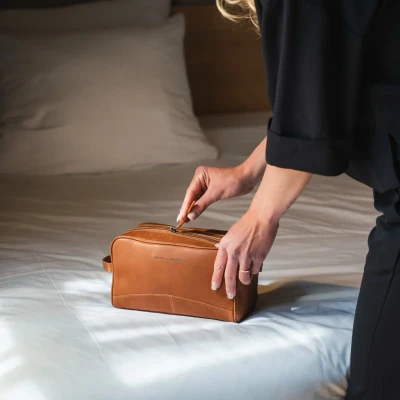 Afbeelding van The Chesterfield Brand Stacey Toiletbag cognac