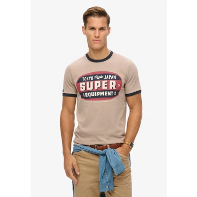 Afbeelding van Superdry AC Ringer Workwear Grafisch T shirt Diep beige 1ZU, Donker