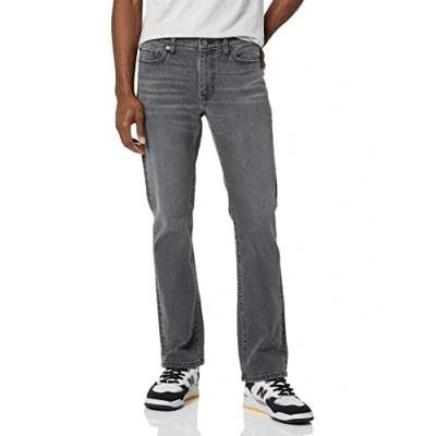 Image de Amazon Essentials Jean slim bootcut Men&#039;s, Gris Délavé, 35W / 28L