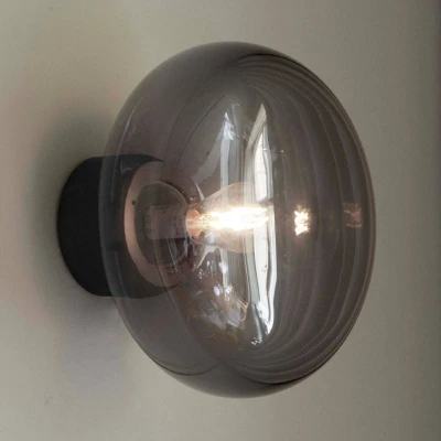 Afbeelding van New Works Karl Johan wandlamp, grijs, hout, glas, Ø 23 cm