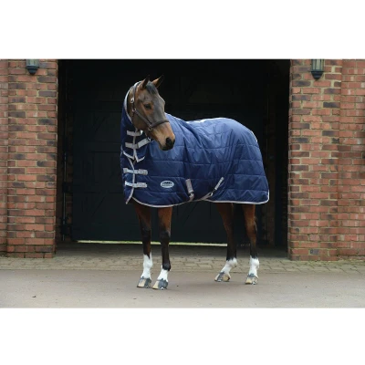Afbeelding van Weatherbeeta Combo Neck Medium Lite Stable Rug Comfitec 210D Channel Quilt 50g Navy/Silver/Red 125/175 Agradi.be