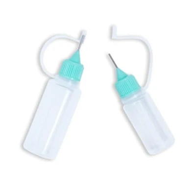 Afbeelding van Craftelier Set van 2 flessen met precisiepunt metalen applicator en sluitpunt, druppelflesjes voor het aanbrengen lijm, inkt of verf Inhoud 20 ml