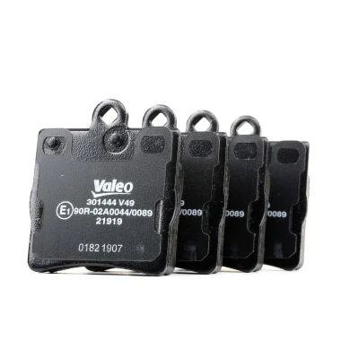 Afbeelding van VALEO 301444 Remblokkenset FIRST Achteras Excl. slijtage waarschuwingscontact Met anti kreukplaat MERCEDES BENZ: C Class Saloon, CLK Convertible, SLK