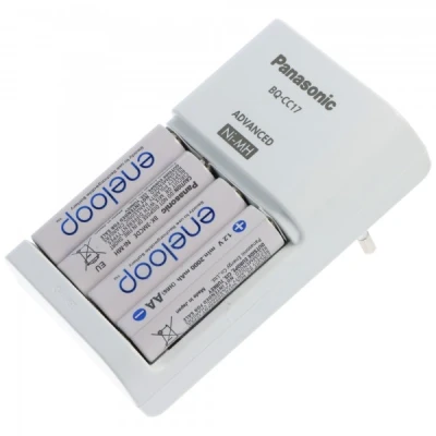 Afbeelding van Panasonic eneloop Smart Charger BQ CC17 incl. 4x AA batterijen, plug in lader, laadt NiMH en AAA