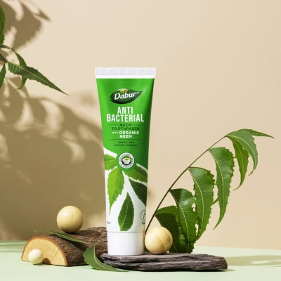 Afbeelding van Dabur Organische Neem Tandpasta 100 ml Bescherming, Versterkt Tandvlees &amp; Anti tandplak, Verfrist de Adem met Lotur Schors