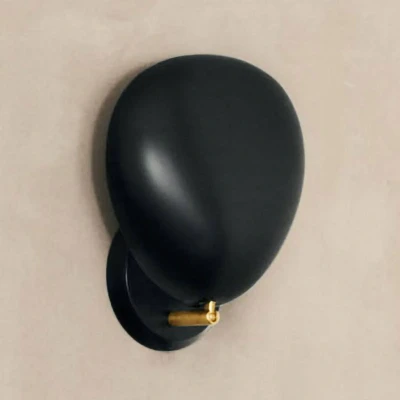 Afbeelding van GUBI Cobra design wandlamp zwart