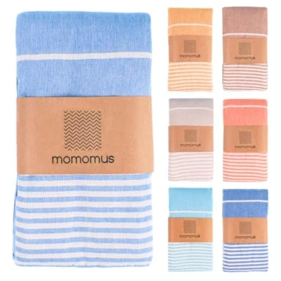 Afbeelding van MOMOMUS XXL stranddoek met franjes en 100% katoen, ideaal als groot zandvrij strandlaken, picknickdeken, zandvrije reuzenpareo, zwembadmat, hemelsblauw, 210 x 240 cm