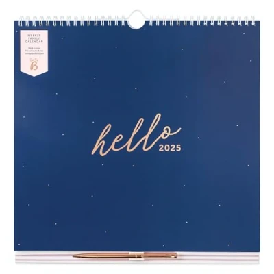 Afbeelding van Busy B Wandkalender 2025, weekkalender voor 5 leden, met roségouden pen, marineblauw en roségoud, A4, maaltijdkaarten, boodschappenlijstjes, stickers opbergvak