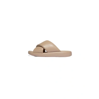 Afbeelding van FitFlop Iqushion D Luxe Padded Leather Cross Slides BEIGE Maat 42