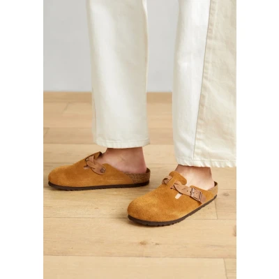 Afbeelding van Birkenstock Boston Narrow Pantoffels, Dames, Maat: 38, Tan Veloursleer
