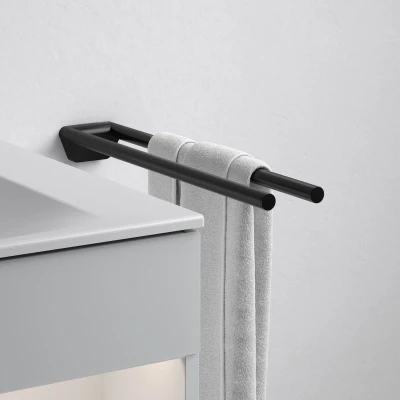 Afbeelding van KEUCO Handdoekhouder van metaal, zwart mat gepoedercoat, lijm of boren, twee armen, draaibaar, 45 cm diep, voor badkamer en gastentoilet, wandmontage, Reva Black Selection
