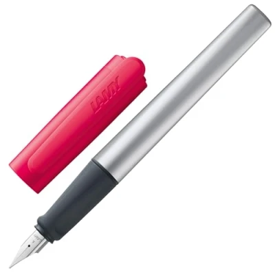 Afbeelding van Lamy Nexx 063 Lichte en stabiele aluminium vulpen met crimson dop antislip handvat roestvrijstalen veer voor beginners, ideaal school of