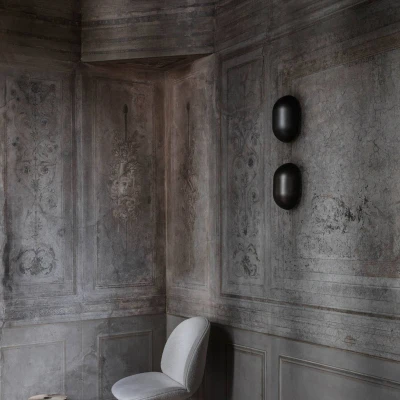 Afbeelding van GUBI Howard wandlamp met stekker gunmetal