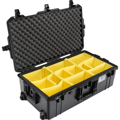 Afbeelding van PELI 1615 Air lichte en waterdichte stofdichte trolley 71 liter met gevoerd scheidingssysteem zwart