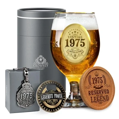 Afbeelding van CROWNLY CRYSTAL® 1975 Cadeau Mannen 50 Jaar Bierglas Gepersonaliseerd Decoratie Verjaardag Broer Vriendin Humor Origineel