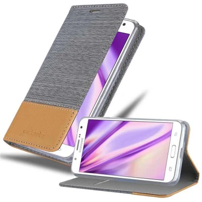 Afbeelding van Cadorabo Hoesje geschikt voor Samsung Galaxy J7 2015 in LICHTGRIJS BRUIN Beschermhoes met magnetische sluiting, standfunctie en kaartvakje Book Case Cover Etui