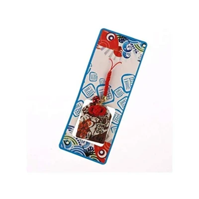 Afbeelding van lachineuse Japanse Omamori met geluk en bescherming Geluksbrenger om op te hangen Traditioneel Japans amulet Kleur Bruin Cadeau Japan Azië