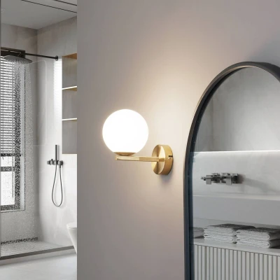 Afbeelding van Lucande wandlamp Bidolo, messingkleurig, glas, 12 cm, IP44