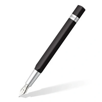 Image de Stylo plume triangulaire pointe moyenne Staedtler Noir