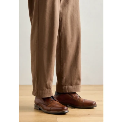 Afbeelding van bugatti Veterschoenen, Heren, Maat: 40, Cognac Schoenen