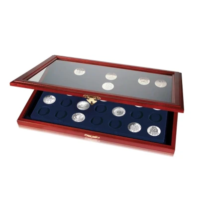 Afbeelding van Safe Safe, Presentatie Display, Premium voor Munten Ø 26 mm. (40 st.) Mahoniekleur met blauw interieur afm: 375x260x30 per st.