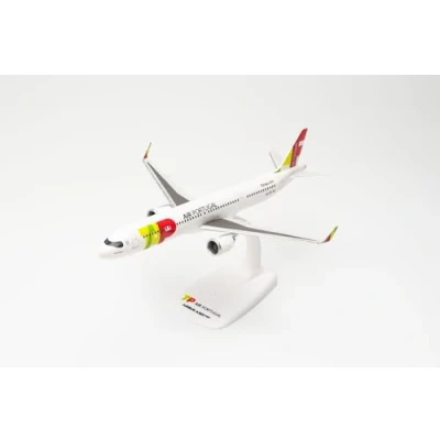 Afbeelding van Herpa modelvliegtuig TAP Air Portugal Airbus A321LR &#039;CS TXF &quot;Amália Rodrigues&quot;, schaal 1/200, Snap fit model, verzamelstuk, vliegtuig met standaard, plastic figuur