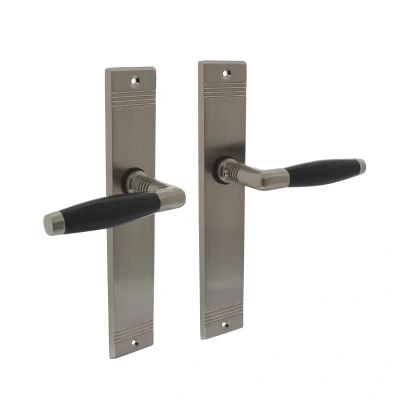 Afbeelding van Deurkruk met blind schild mat nikkel Per Set