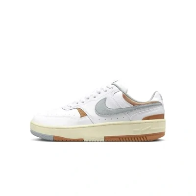 Afbeelding van Nike Sportswear Gamma Force Sneakers laag, Dames, Maat: 41, White/light pumice/flax/coconut milk Leer en textiel