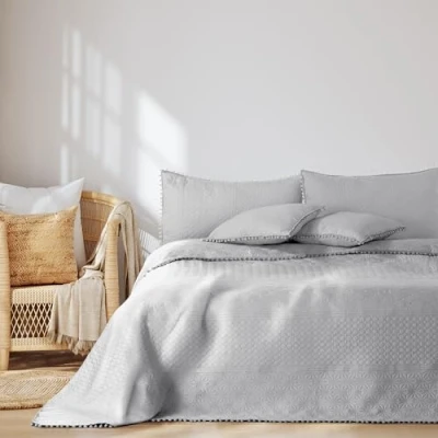 Afbeelding van AmeliaHome Sprei met pompons 260x280 cm bedsprei tweezijdig ultrasoon stiksel polyester Meadore zilver