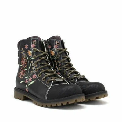 Afbeelding van GOBY Midnight Garden Dames Boots Handmade en Vegan Zwart met Geborduurde Bloemen Maat 39