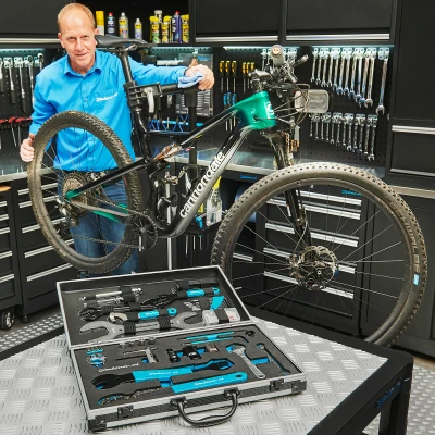 Afbeelding van Fietsgereedschapskoffer 21 delig met montagestandaard