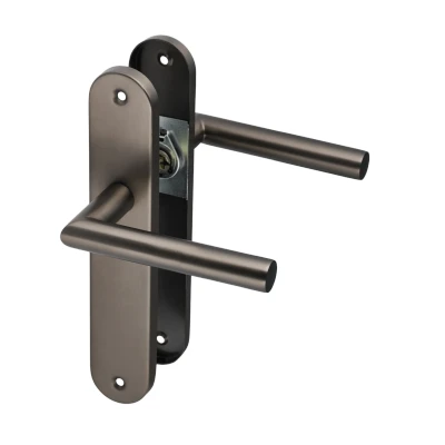 Afbeelding van Deurklink met Cilindergat Lang Schild Torino 225 mm Gun Metal