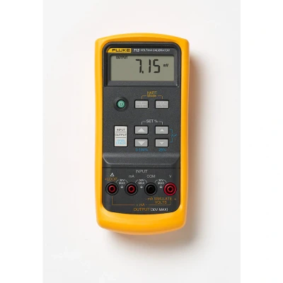 Afbeelding van Fluke 715 Kalibrator Spanning, Stroomsterkte 1x 9 V batterij (blok), meegeleverd
