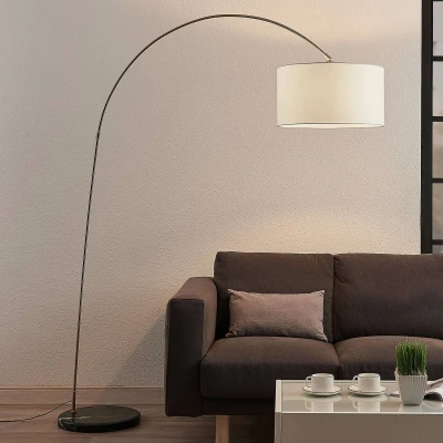 Afbeelding van Gebogen vloerlamp Belinda met witte stoffen kap